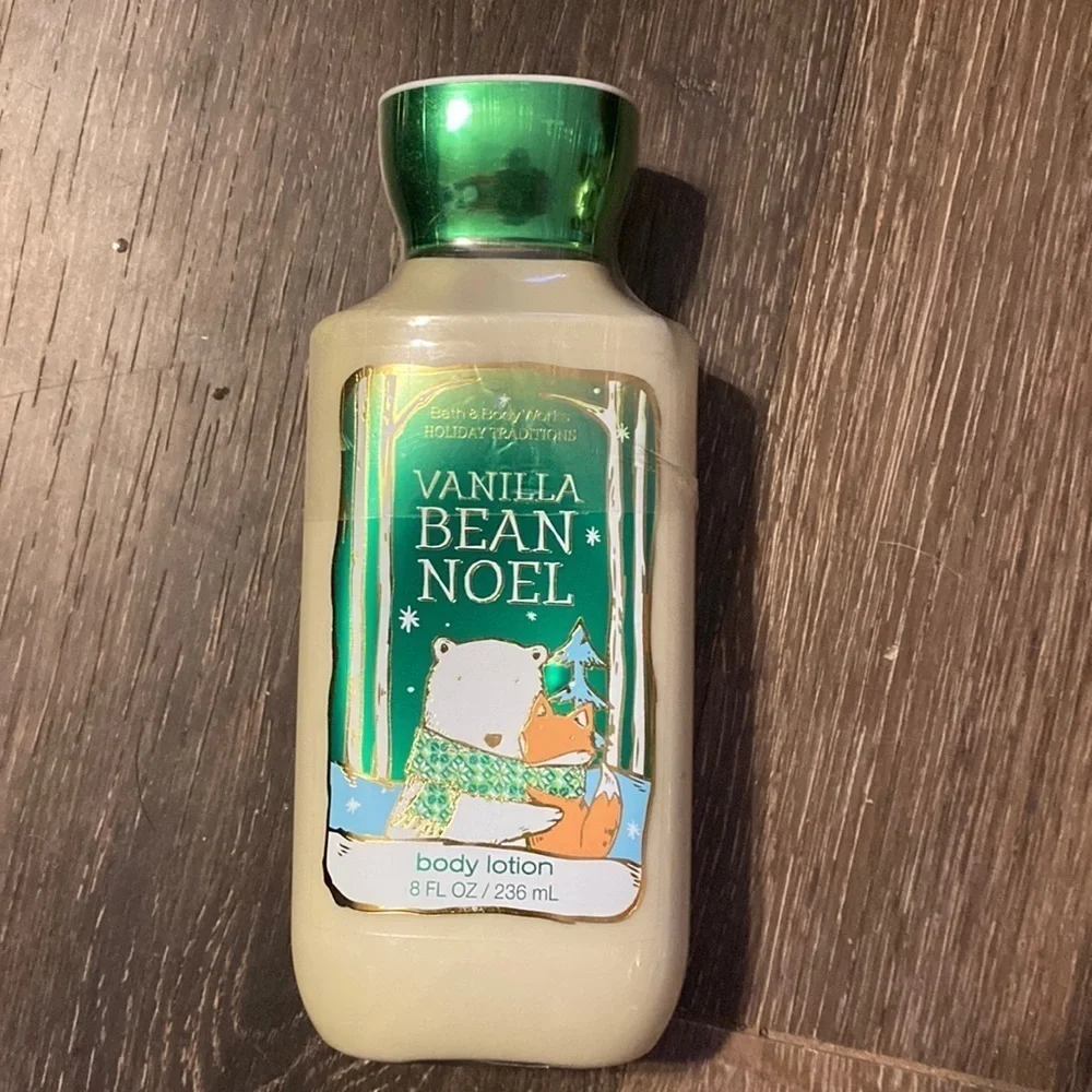 Bath & Body Works, Signature Collection Body Lotion, Vanilla Bean Noel, 8 Ounce